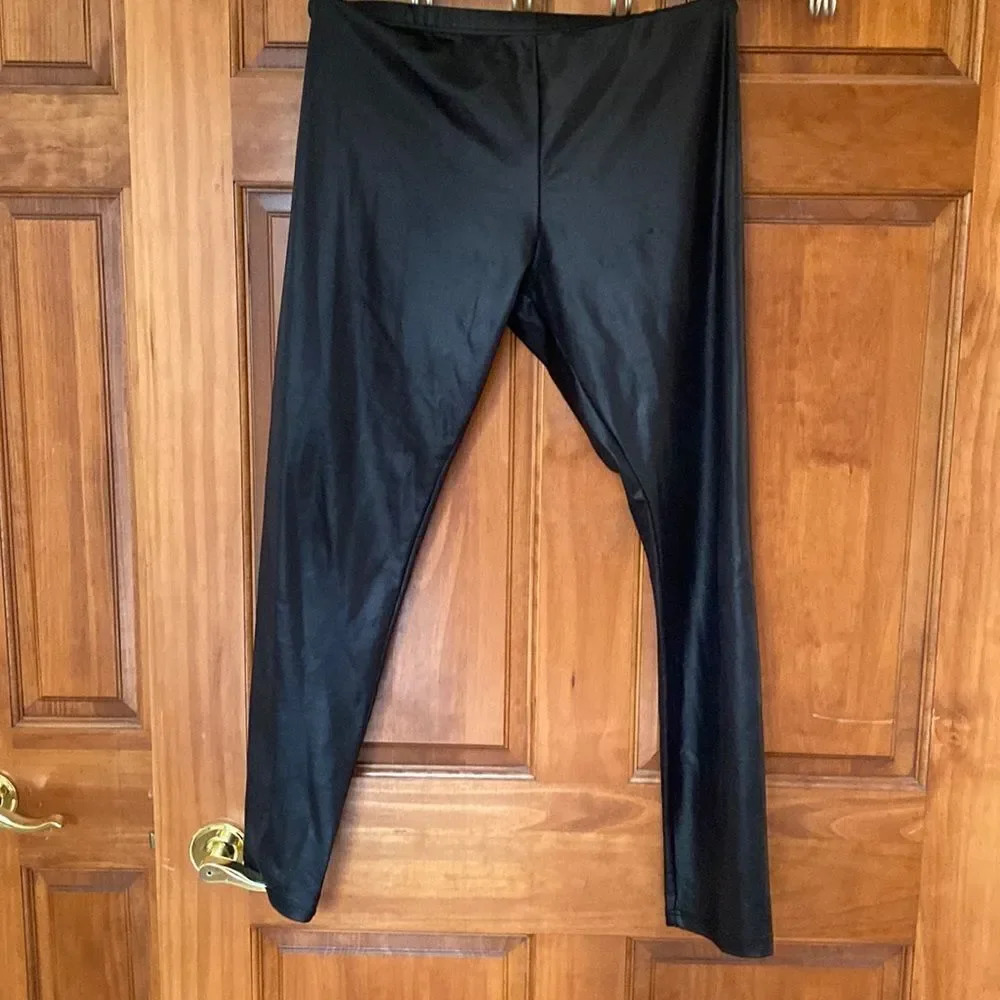 Moda International Faux leather black stretch leggings. Size large